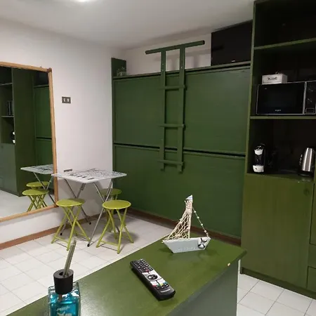 Monolocale A Due Minuti Dal Mare Iun R4225 * Portisco
